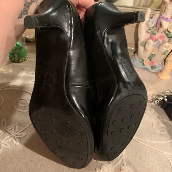 Black heels - Picture 4 of 5